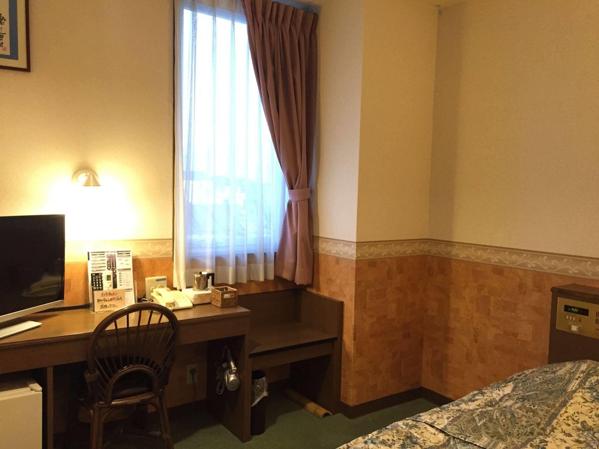 Maebashi Business Hotel Luka Exteriör bild